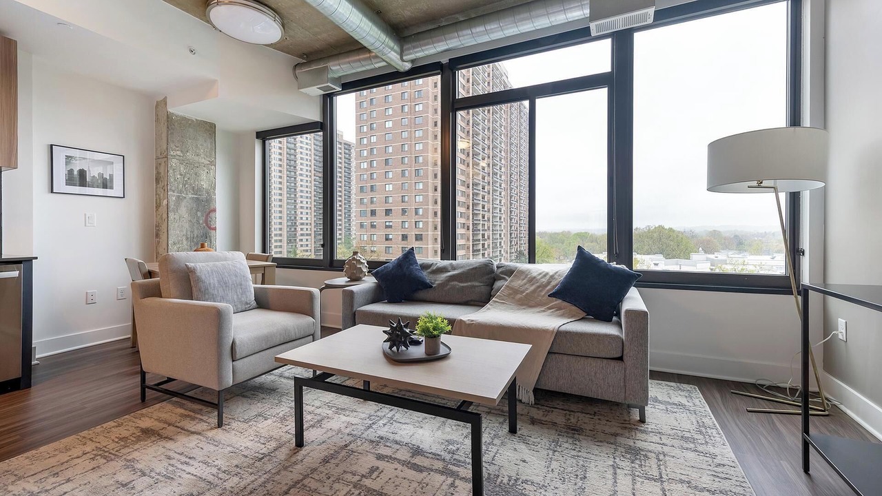 Photo of Livingroom in Baileys Crossroads