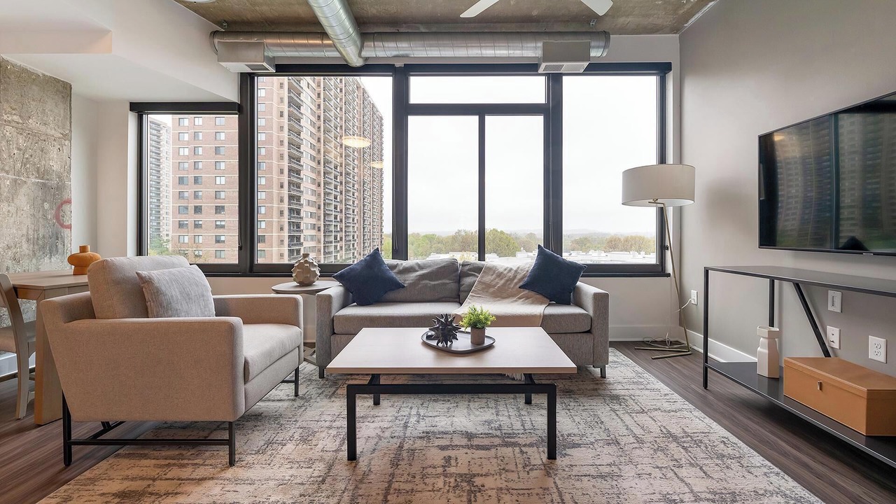 Photo of Livingroom in Baileys Crossroads