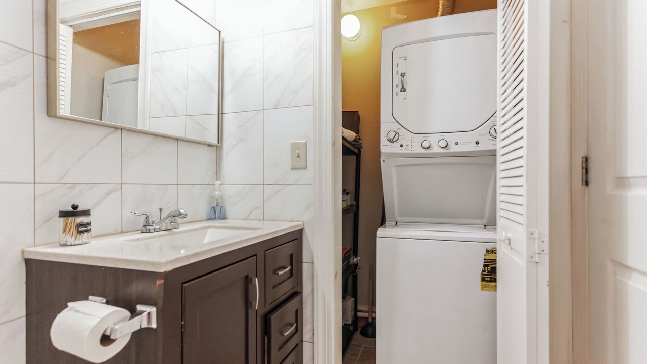 Photo of Bathroom in Chinatown