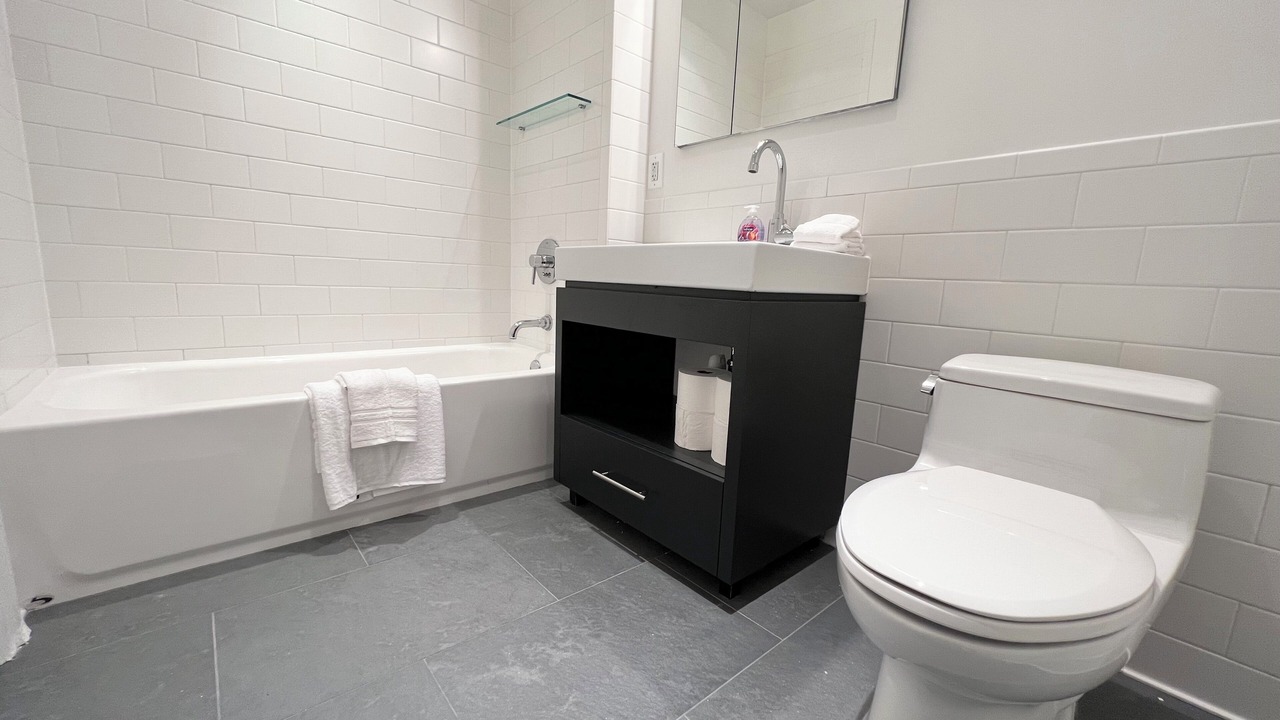 Photo of Bathroom in Lincoln Square