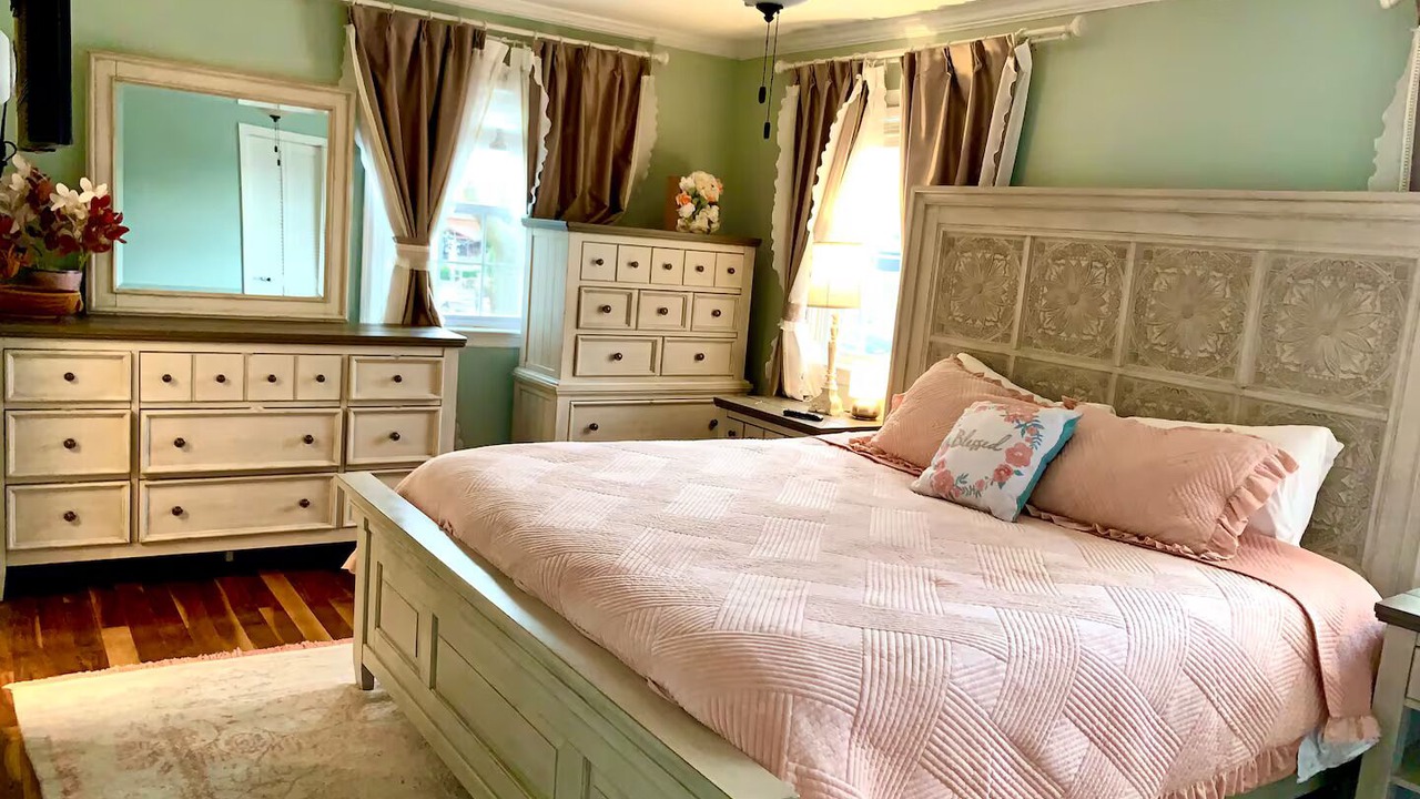 Photo of Bedroom in Elwood