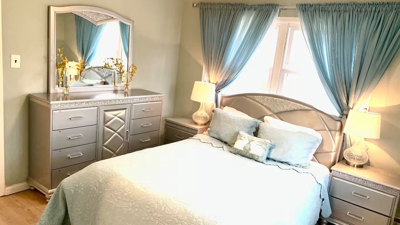 Photo of Bedroom in Elwood