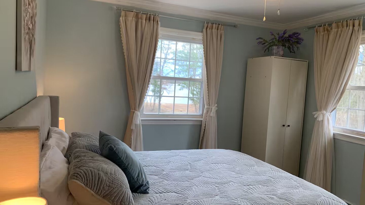 Photo of Bedroom in Elwood