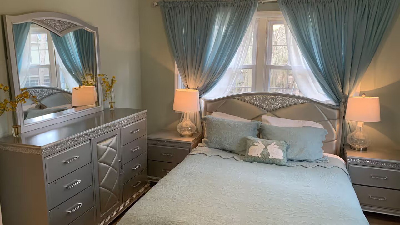 Photo of Bedroom in Elwood