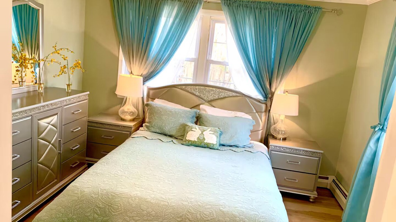 Photo of Bedroom in Elwood
