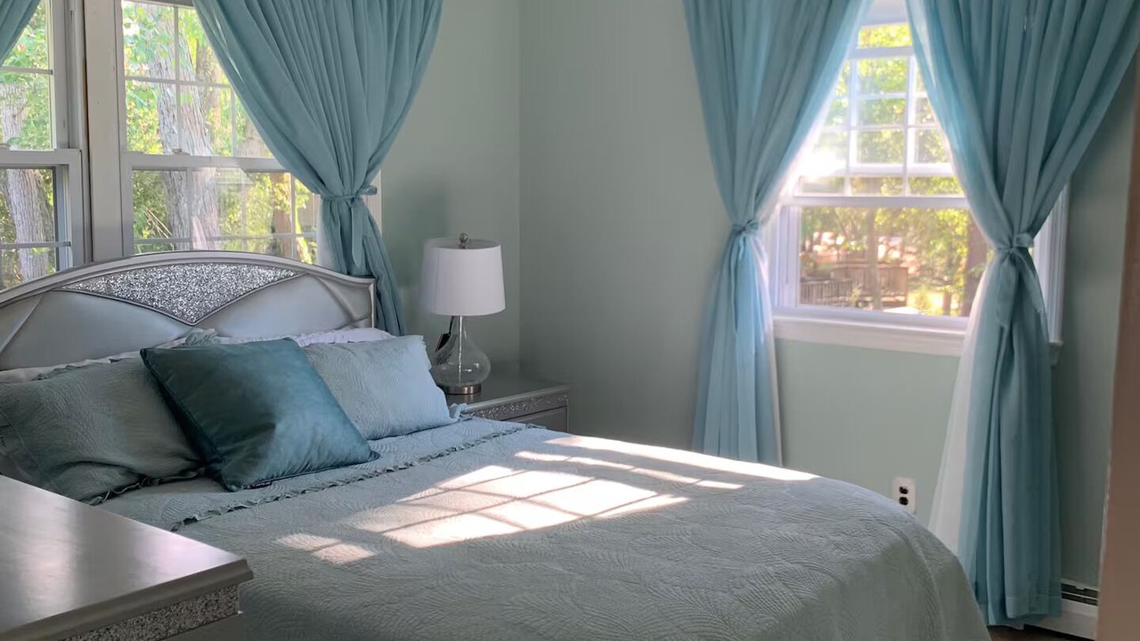 Photo of Bedroom in Elwood