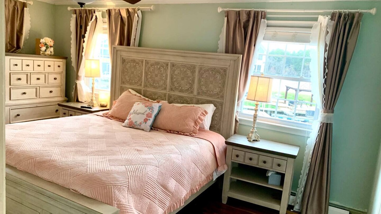 Photo of Bedroom in Elwood