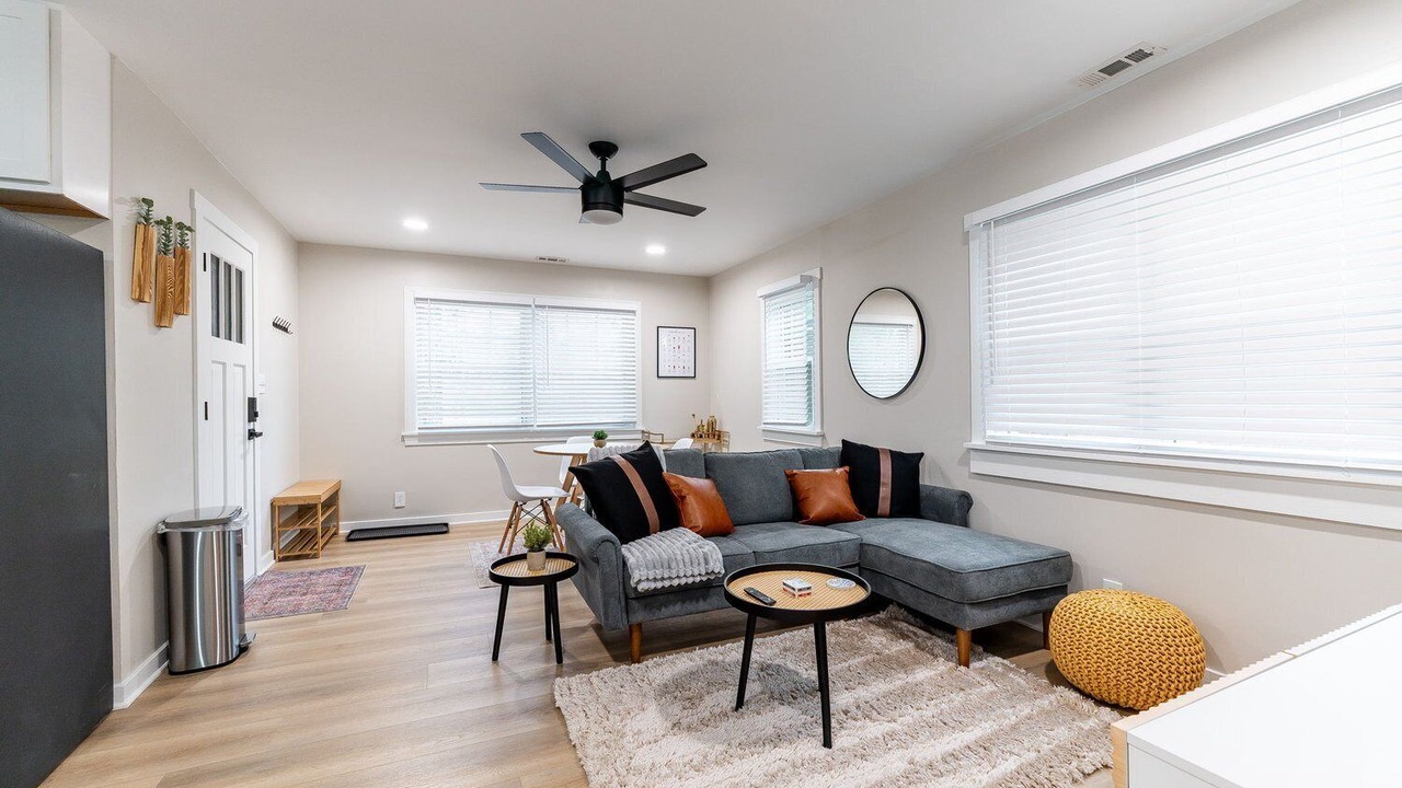 Photo of Livingroom in Lakeview