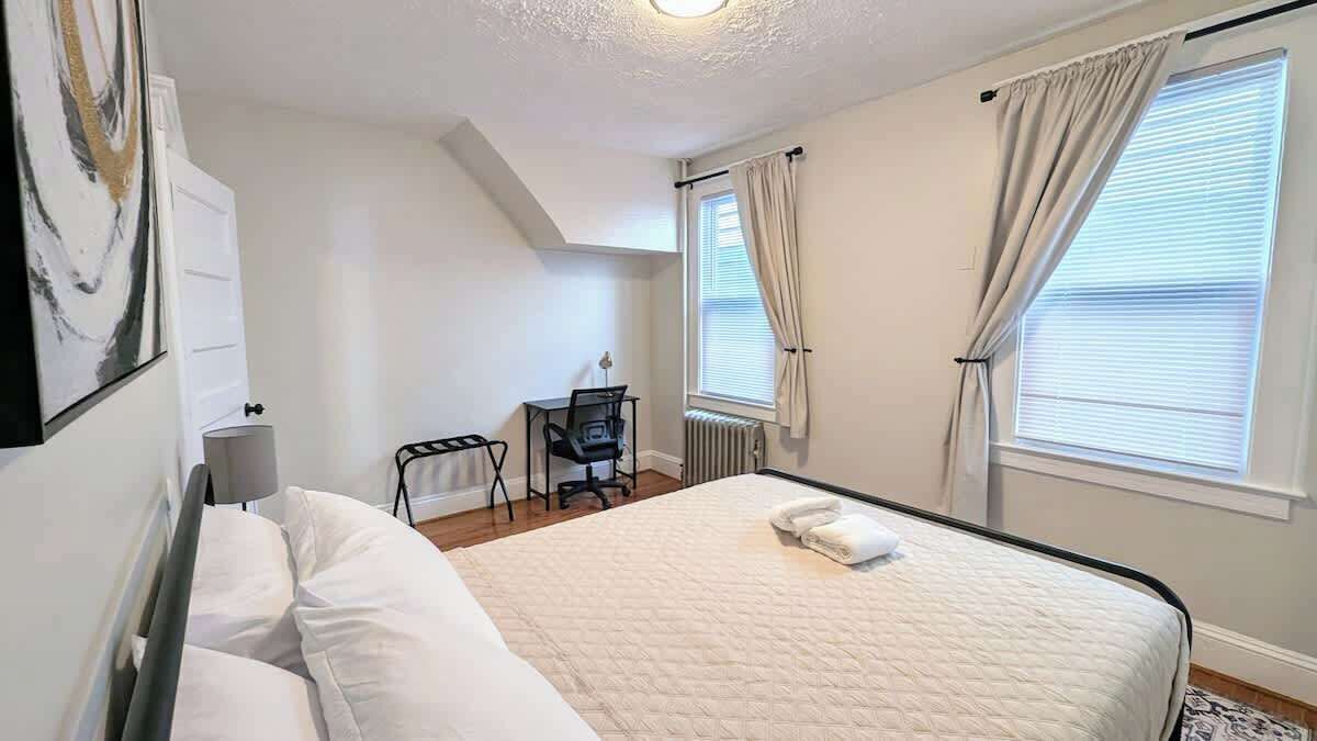 Photo of Bedroom in Orange