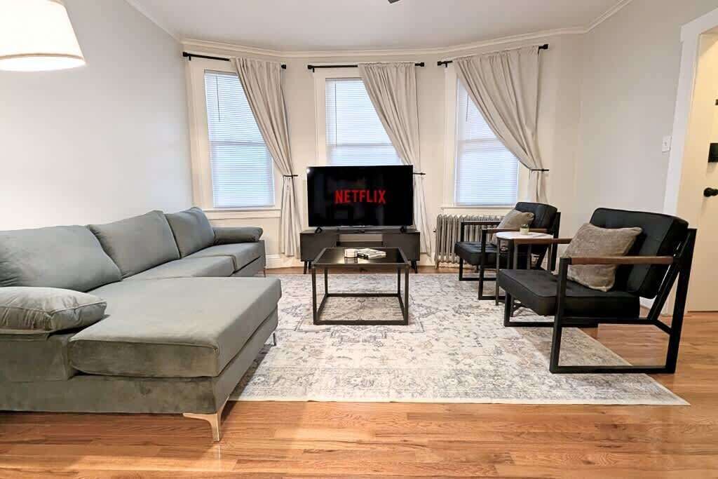 Photo of Livingroom in Orange