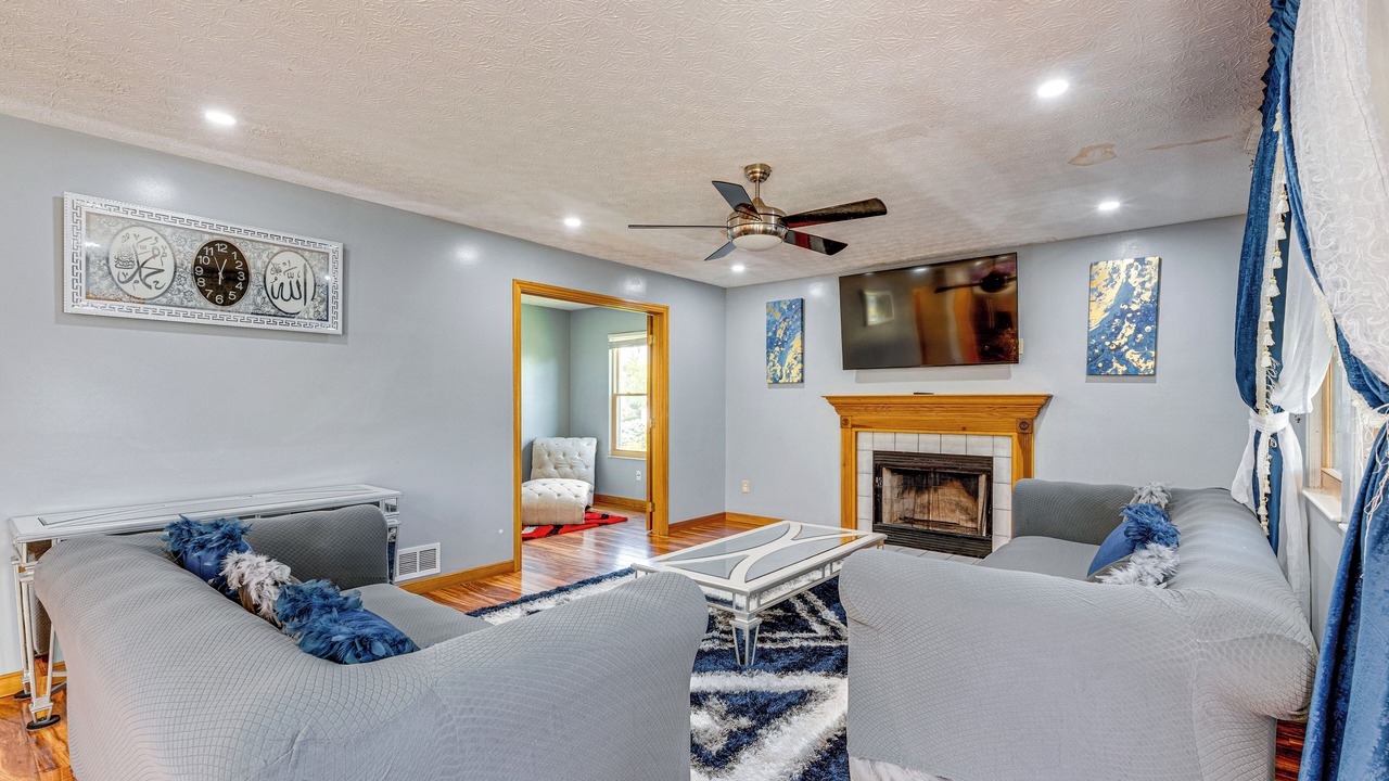 Photo of Livingroom in Gahanna