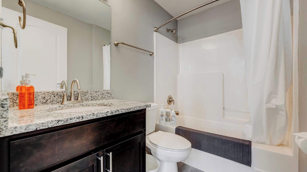 Photo of Bathroom in Gateway District
