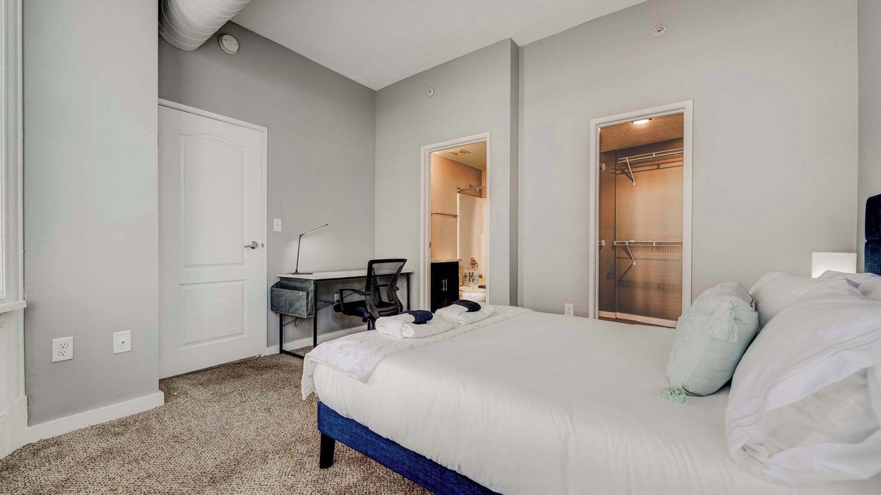 Photo of Bedroom in Gateway District