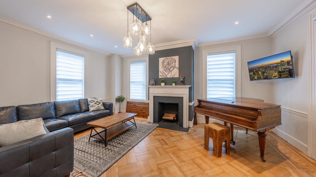 Photo of Livingroom in Roselle