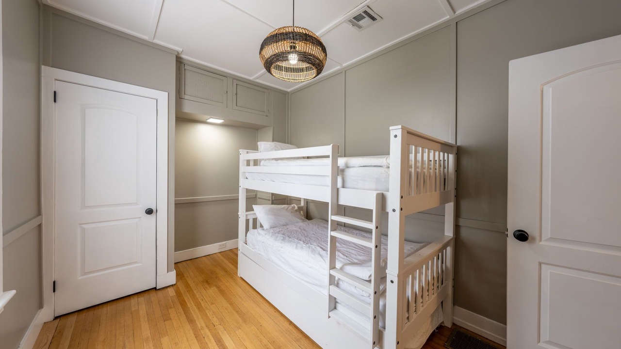 Photo of Bedroom in Roselle