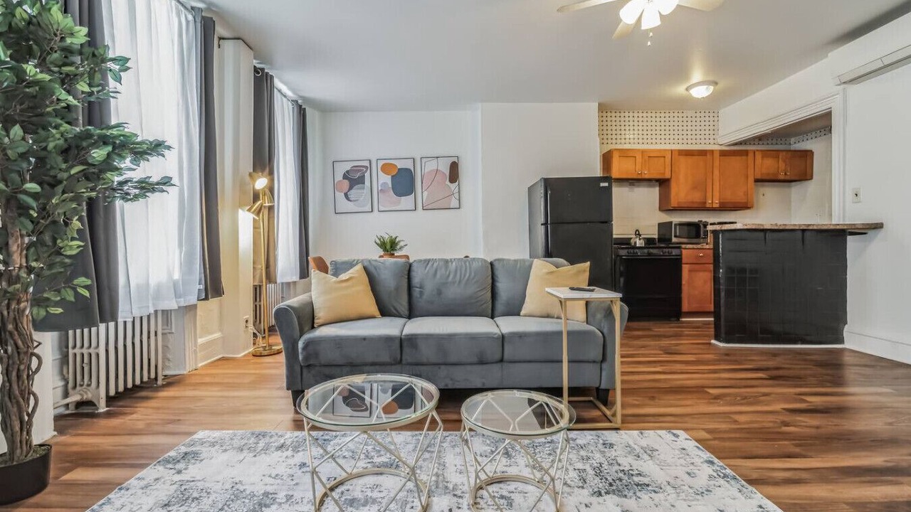 Photo of Livingroom in Center City West