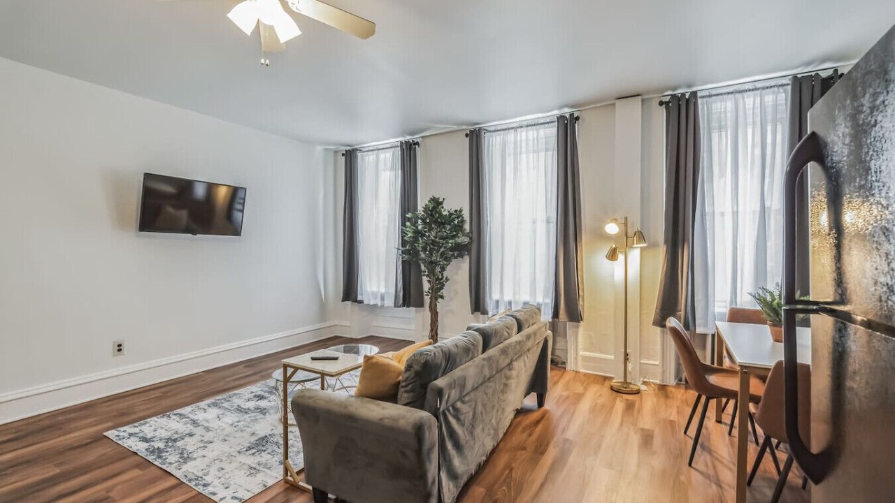 Photo of Livingroom in Center City West