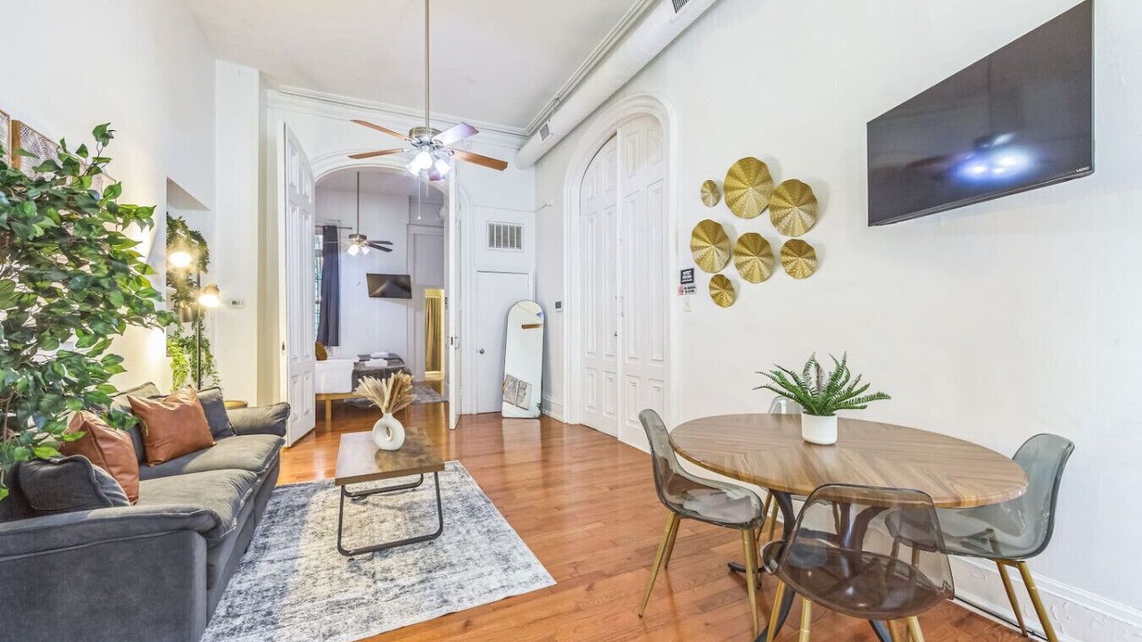 Photo of Livingroom in Center City West