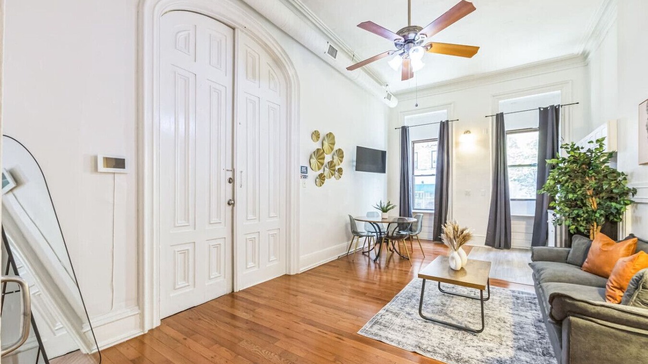 Photo of Livingroom in Center City West