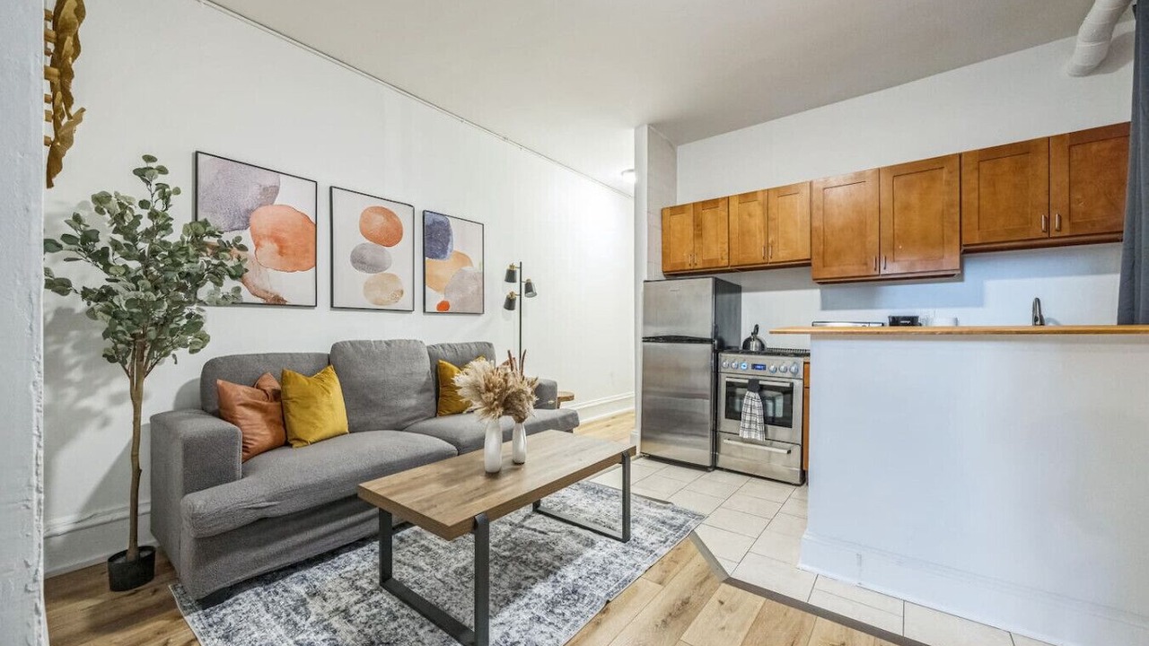 Photo of Livingroom in Center City West