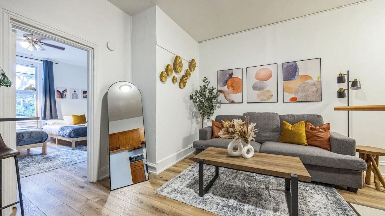 Photo of Livingroom in Center City West