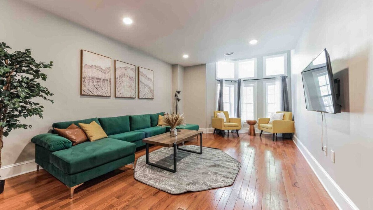 Photo of Livingroom in Midtown Village