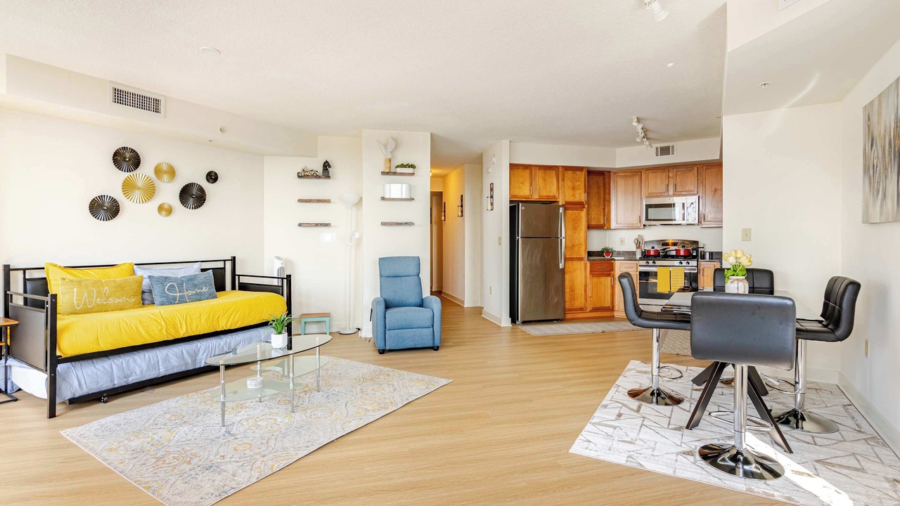 Photo of Livingroom in Downtown