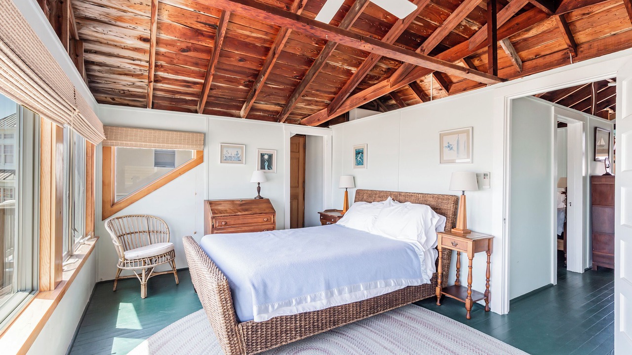 Photo of Bedroom in Mantoloking