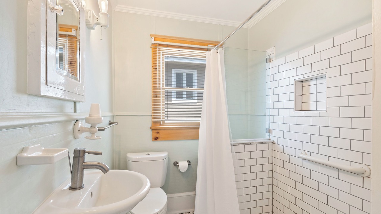 Photo of Bathroom in Mantoloking