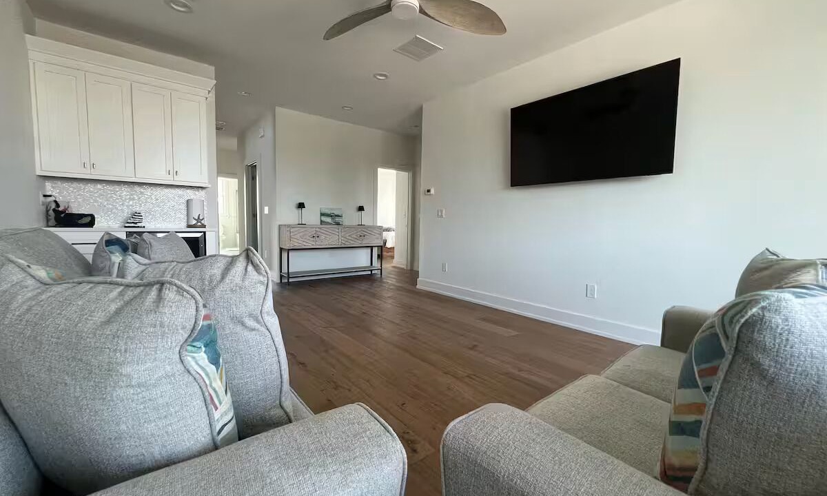 Photo of Livingroom in Surf City