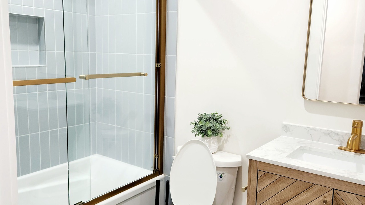 Photo of Bathroom in Weequahic