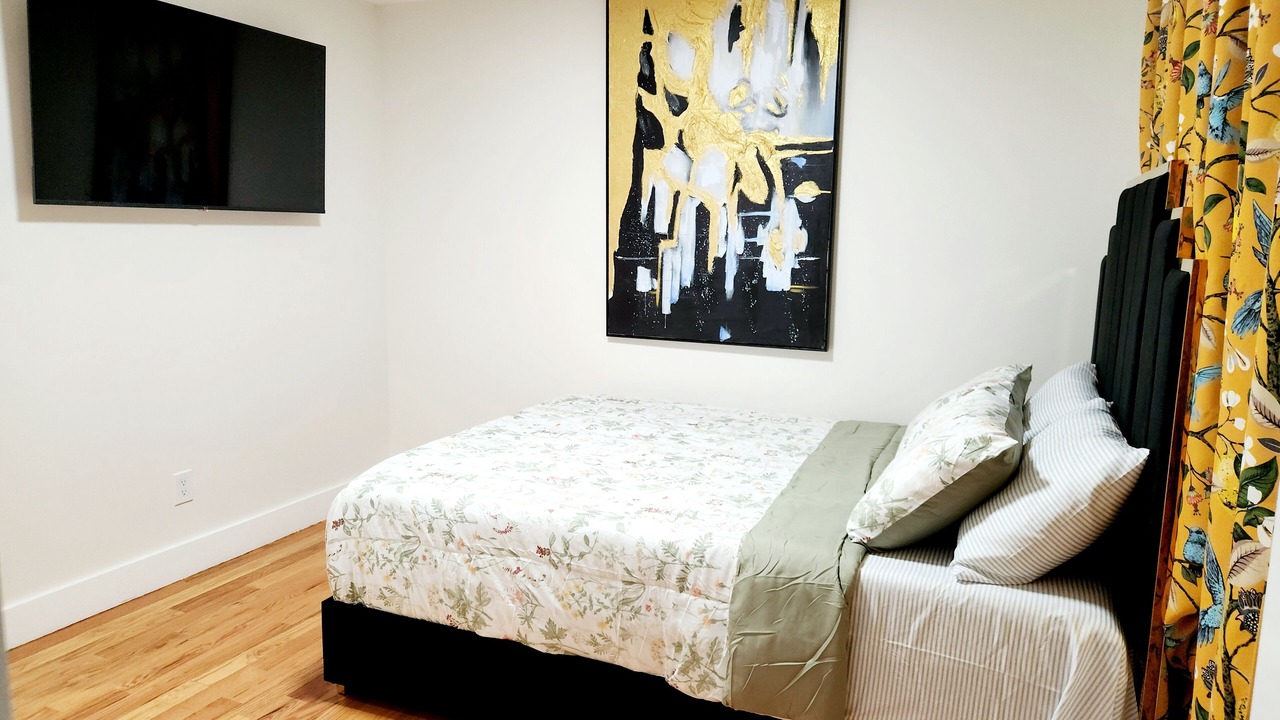 Photo of Bedroom in Weequahic