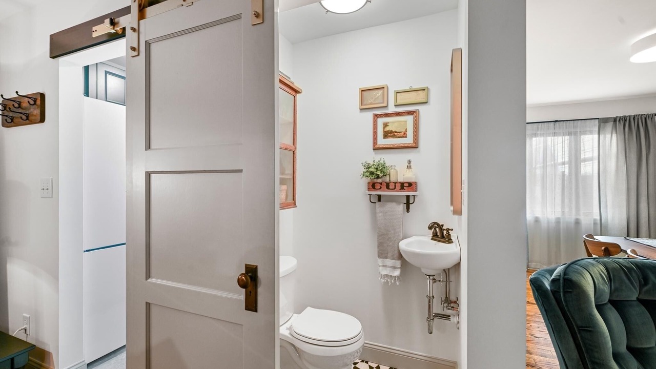 Photo of Bathroom in Lawrenceburg