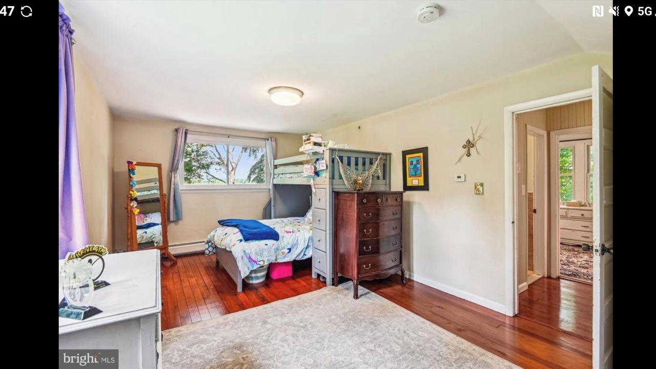 Photo of Bedroom in Edgewater