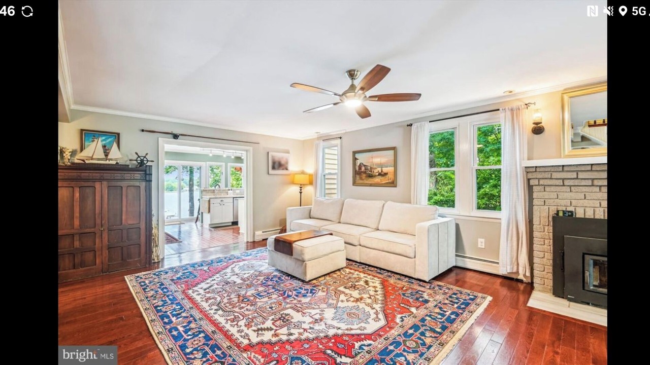 Photo of Livingroom in Edgewater