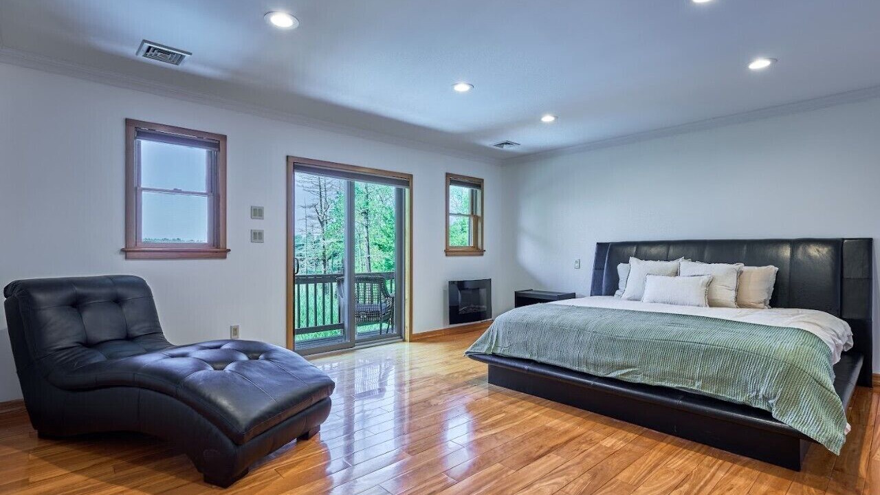 Photo of Bedroom in Town of Highland