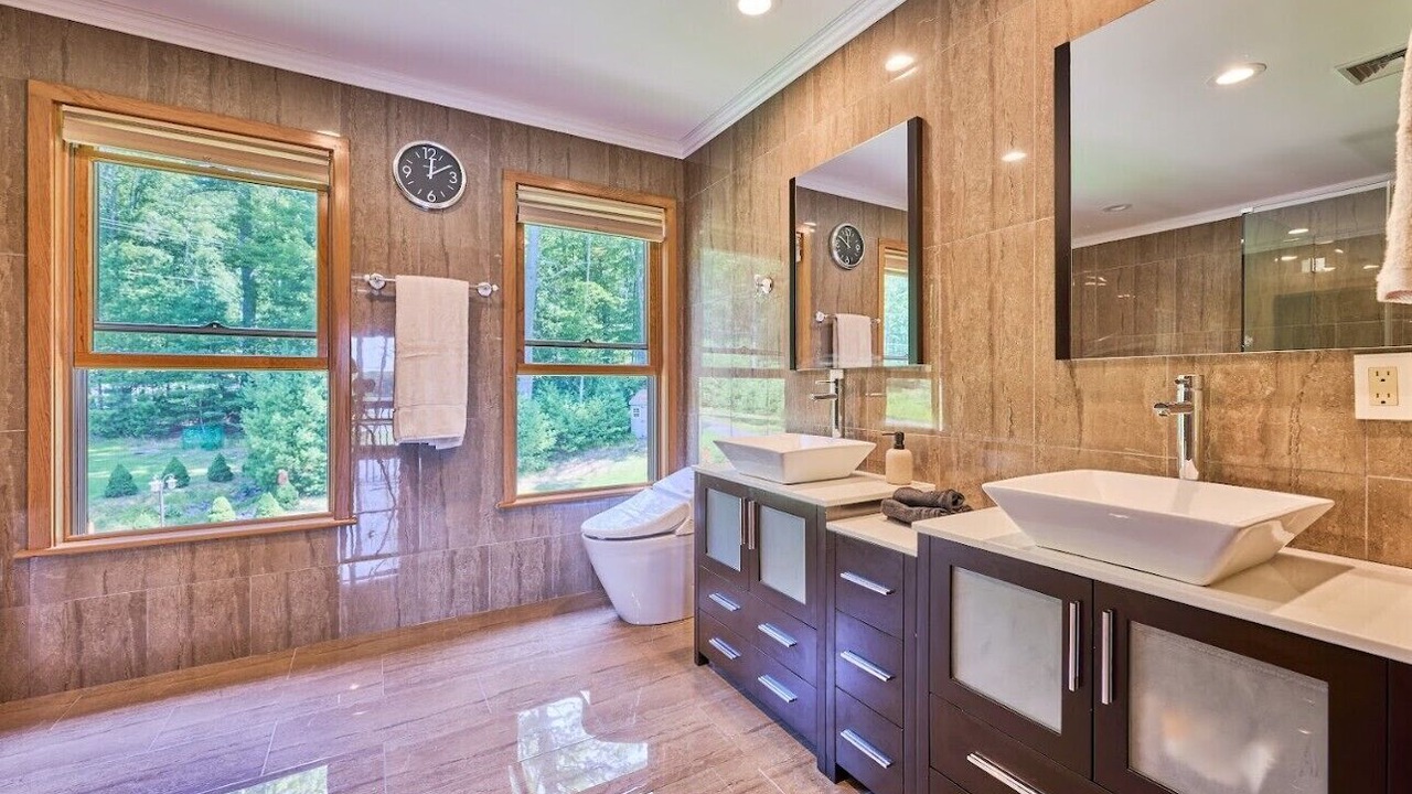 Photo of Bathroom in Town of Highland