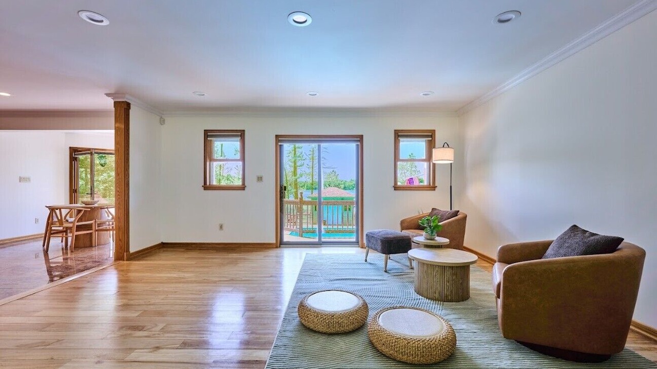 Photo of Livingroom in Town of Highland