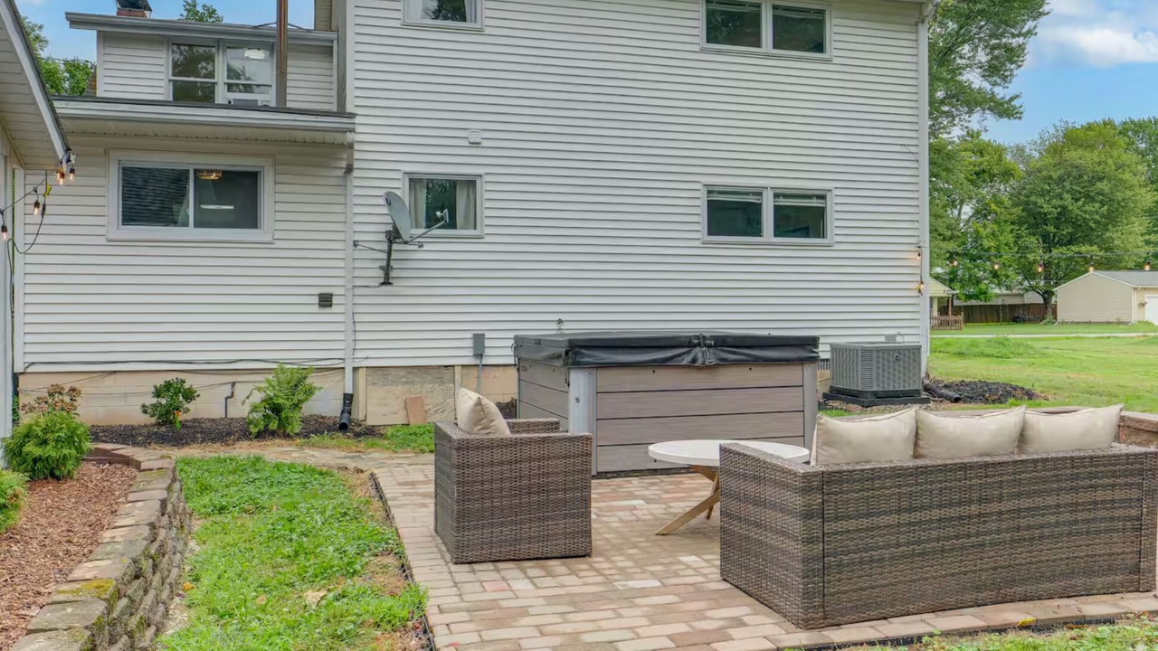 Photo of Patio Balcony in Madison-on-the-Lake