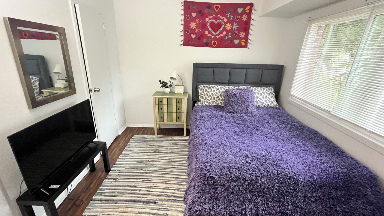 Photo of Bedroom in Aspen Hill