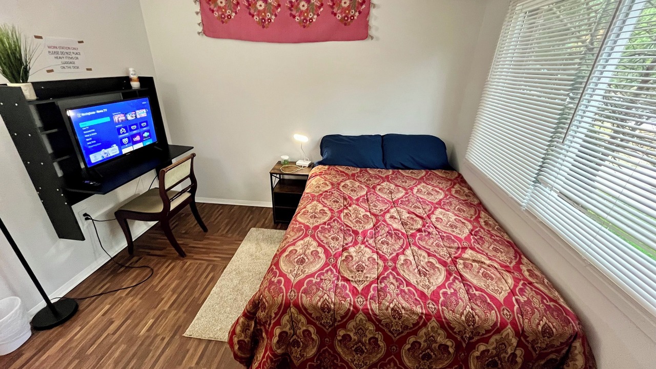 Photo of Bedroom in Aspen Hill