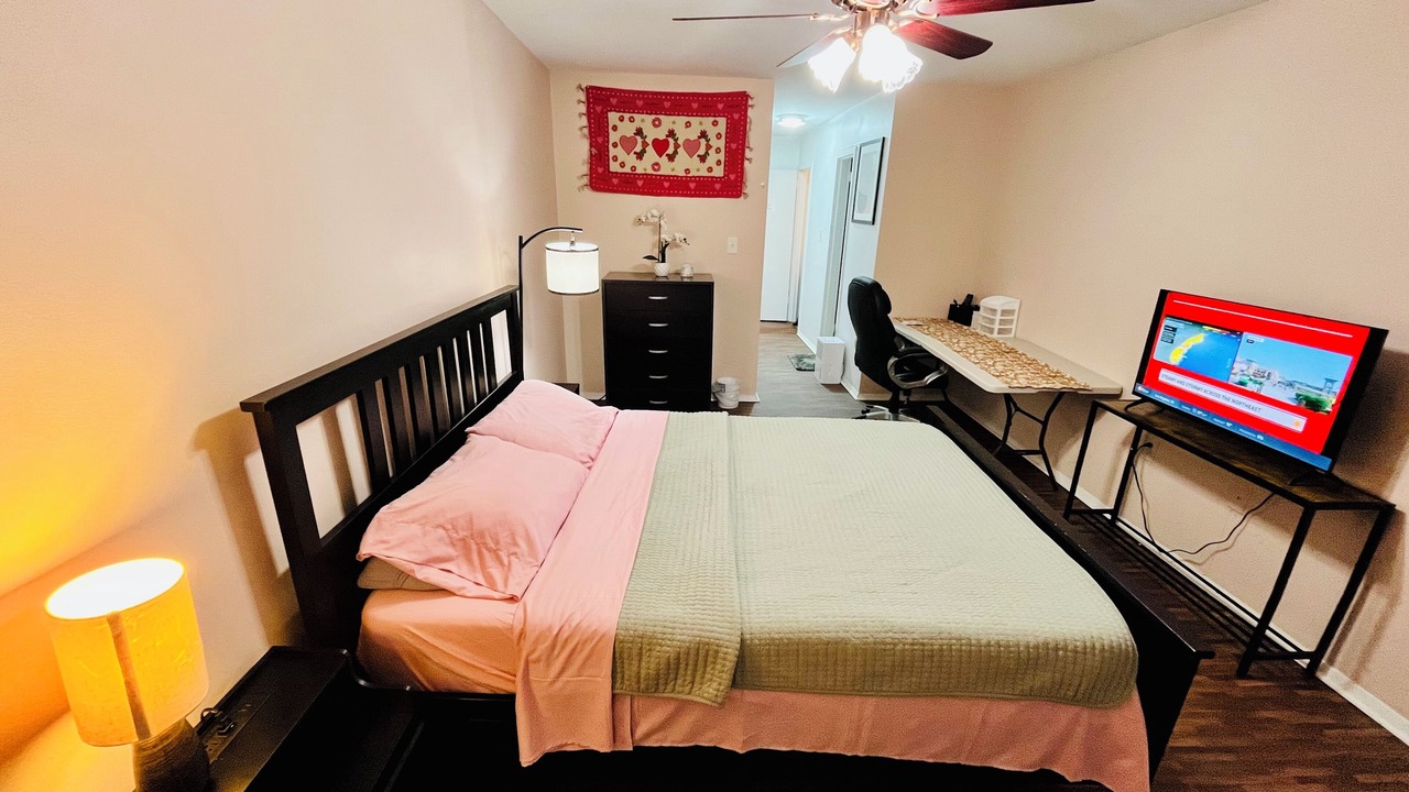 Photo of Bedroom in Aspen Hill