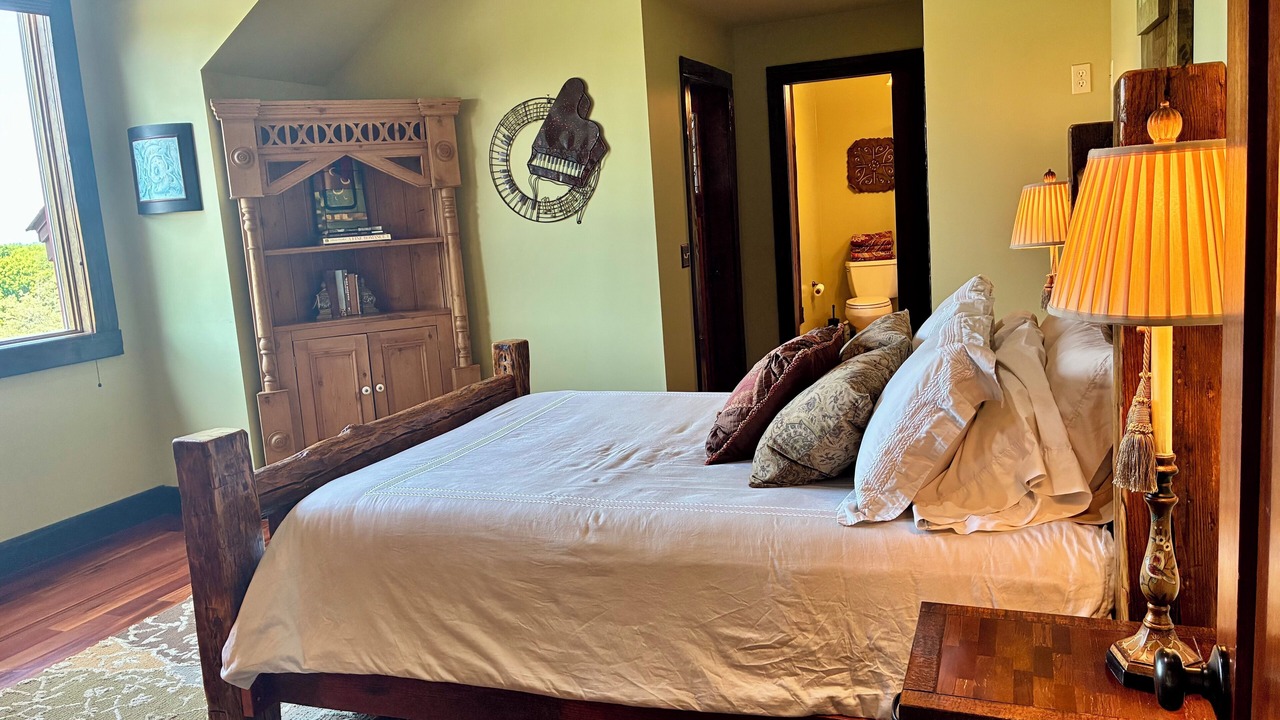 Photo of Bedroom in Pleasant Valley