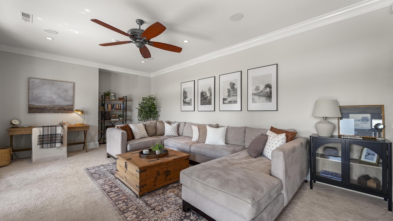 Photo of Livingroom in Aurora