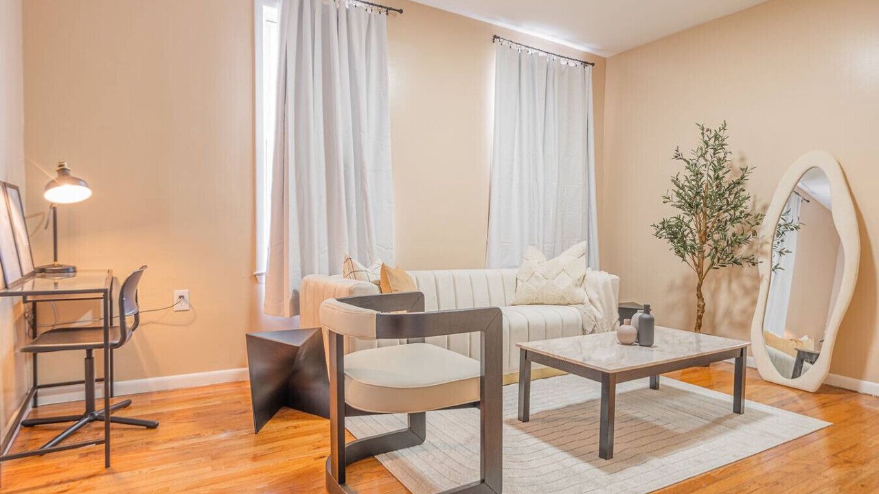 Photo of Livingroom in Constable Hook
