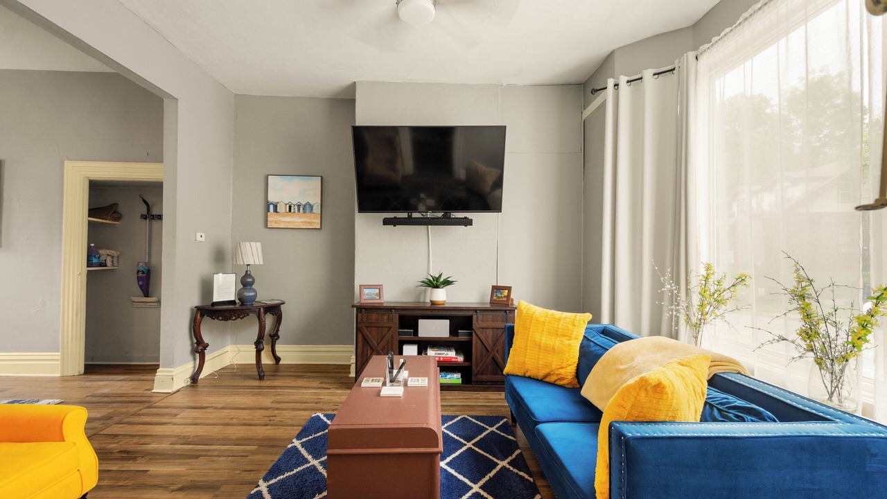 Photo of Livingroom in Perry North
