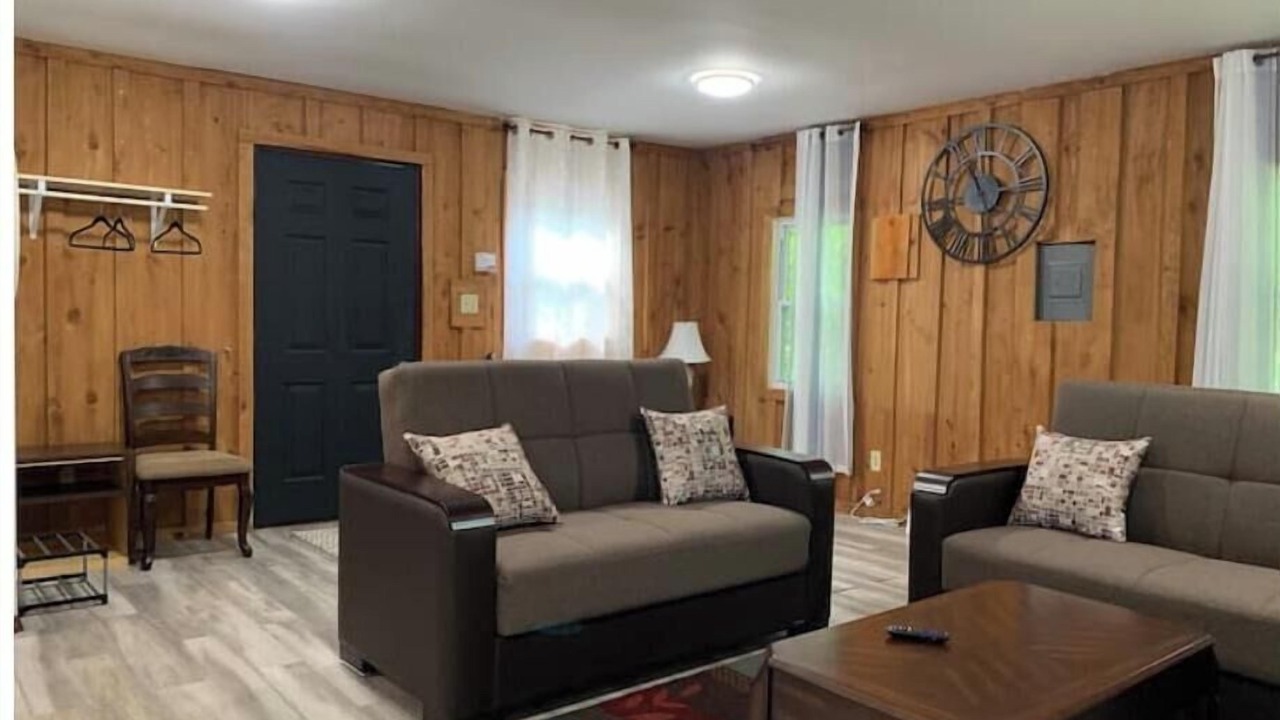 Photo of Livingroom in Monticello