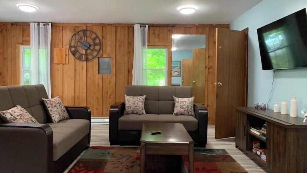 Photo of Livingroom in Monticello