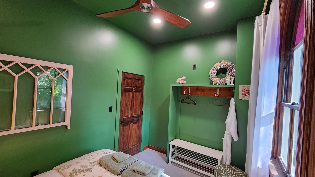 Photo of Bedroom in Harpers Ferry
