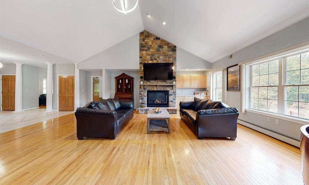 Photo of Livingroom in Blakeslee